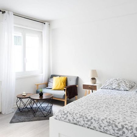 Spacious Studio In The Center Of Montmartre ปารีส ภายนอก รูปภาพ