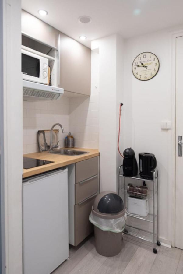 Spacious Studio In The Center Of Montmartre ปารีส ภายนอก รูปภาพ