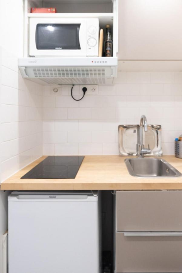 Spacious Studio In The Center Of Montmartre ปารีส ภายนอก รูปภาพ